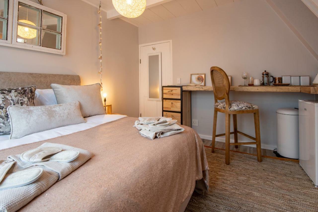 Salt Boutique Guesthouse By Curiocity (Adults Only) Bloubergstrand Bagian luar foto