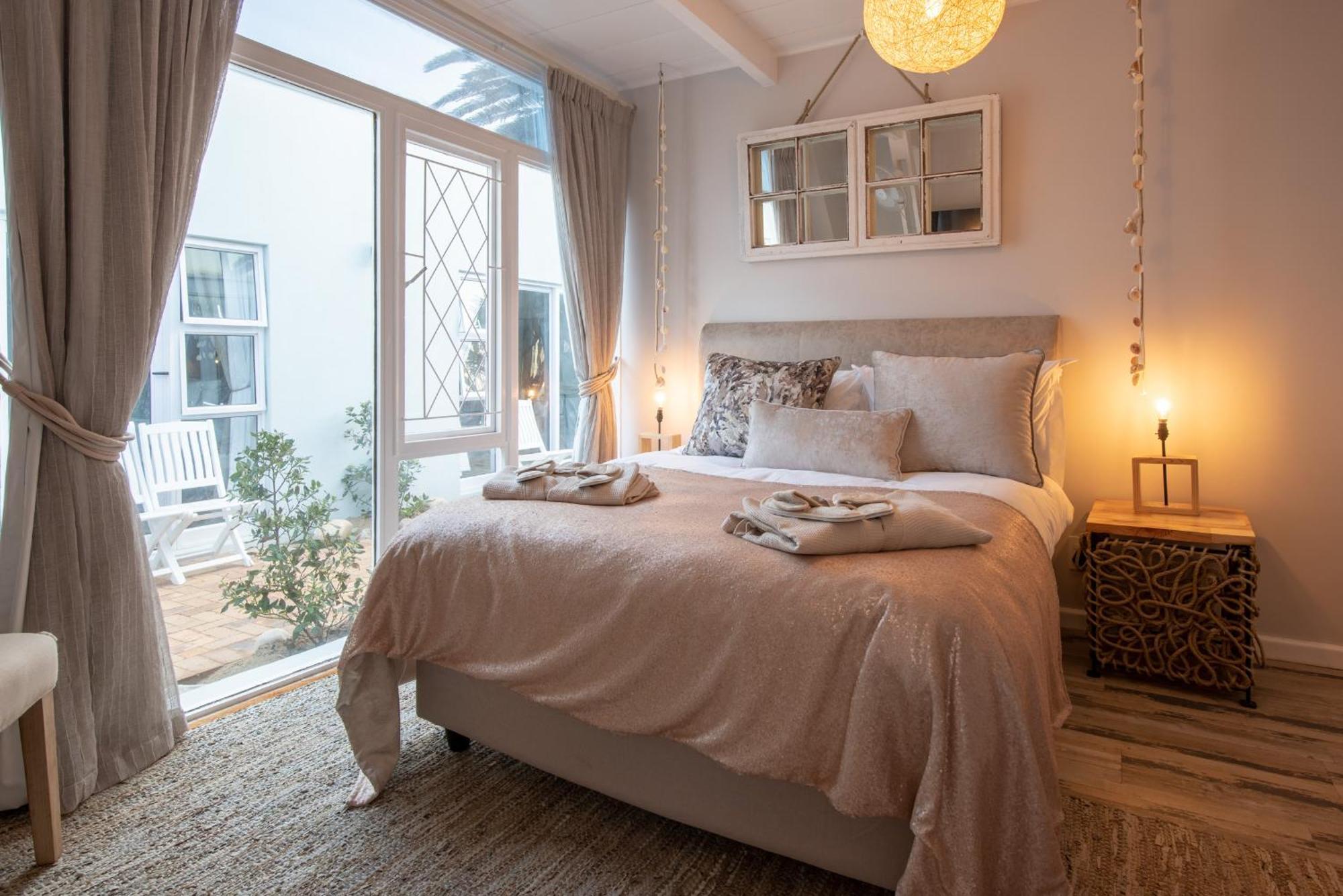 Salt Boutique Guesthouse By Curiocity (Adults Only) Bloubergstrand Bagian luar foto